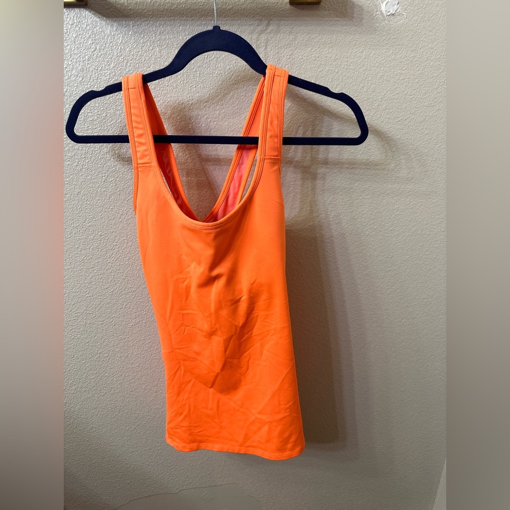 Athleta workout tank top with built in bra Size M